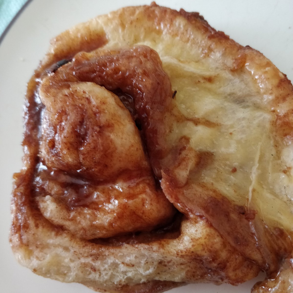 maricarjagger's tweet photo. Had this sticky gooey cinnamon bun from @BreadAddiction today. I'm on holiday and it felt right. https://t.co/lLzfhrl3qX