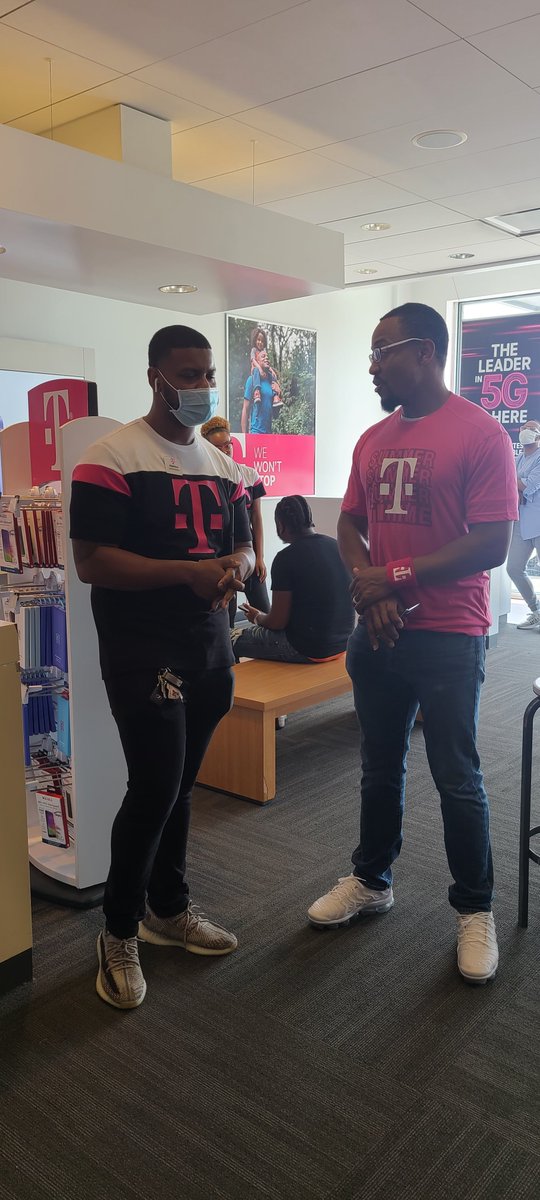 Leadership out and about connecting with the BEST in the #MMA ... #FuegoFire 🔥🔥🔥is burning it up.  <a href="/NaifAbdullah26/">Naif Abdullah</a>