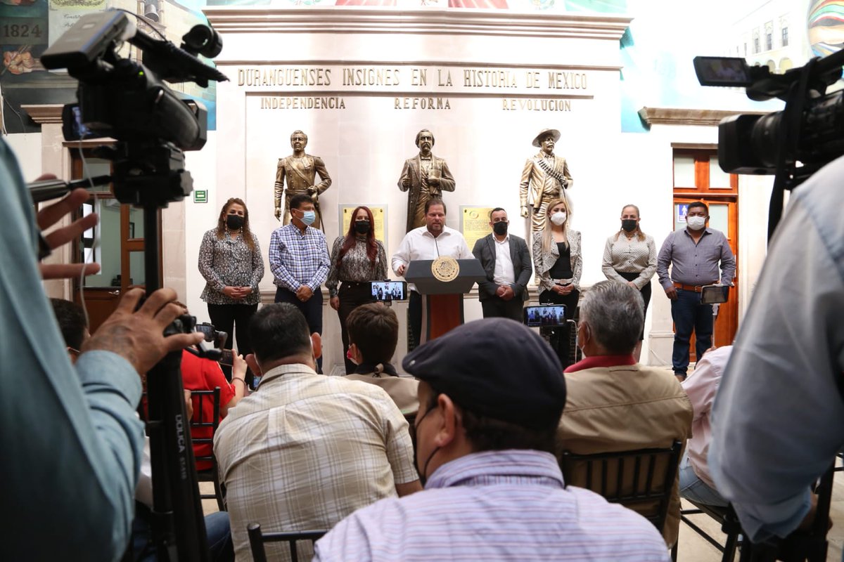 otnielgarcia's tweet photo. En unidad se definió la designación de nuestro Diputado Electo, @Jean104cris, como el Coordinador Parlamentario de @DurangoMorena en la próxima Legislatura del @CongresoDurango.

Muy convencido de que el trabajo que realizará será en beneficio de los duranguenses.

¡Enhorabuena!! https://t.co/tf6sdG34Ec
