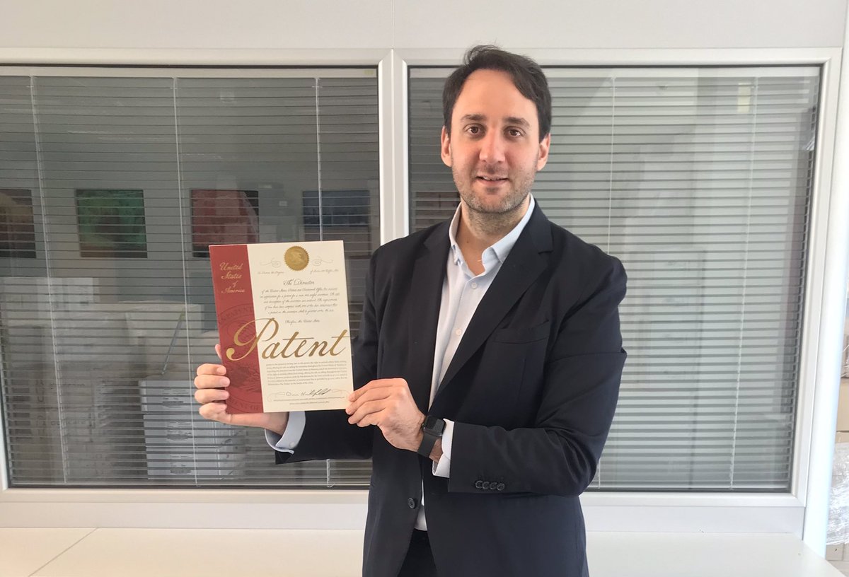RosendoGarganta's tweet photo. Very proud of our new #Patent granted in the US related to our innovative electrochemical #sensor #technology for measuring and monitoring the #urinepH of #patients with #KidneyStones. Good job @Devicare team! 💪 🇺🇸 cc @LitControl https://t.co/ZNaiQm4RqB
