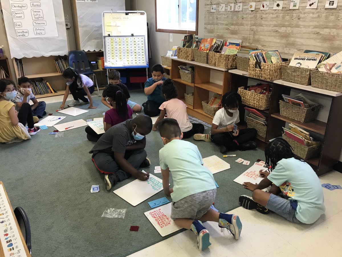 Me_Bates's tweet photo. Who says practicing addition facts has to be boring?  Addition war!  ⁦@HyblaValleyES⁩ https://t.co/MCLt3l8vG8