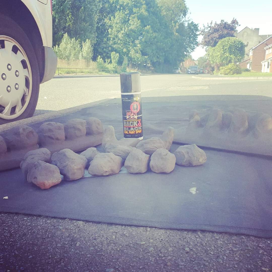 Lovely day to service a gas fire &amp; give the coals a fresh spray to help make them look brand new 😍 We also found the fire to have a small gas leak which was quickly resolved showing the importance of getting your appliances serviced annually. 👌🏻