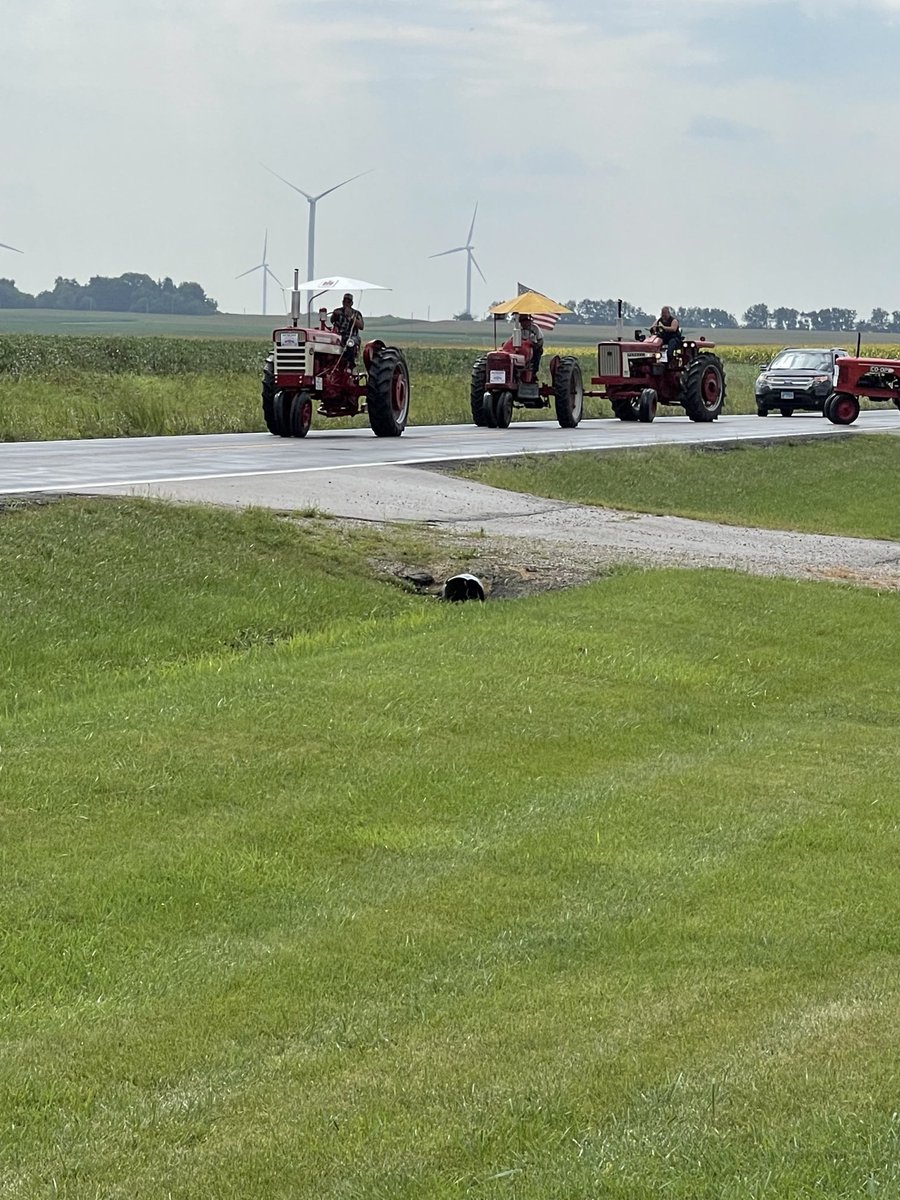cko62's tweet photo. Illini FS was pleased to host  the Half Century of Progress show tractor parade.  92 tractors in all stopped our by Daley plant led by #maxarmstrong . #halfcenturyshow . https://t.co/sop6PRpDd8