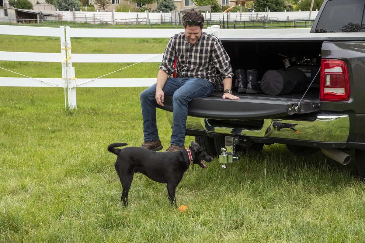 FastwayTrailer's tweet photo. Happy National Dog day! 🐕🦺🐶 🐕
#AmericasFavoriteHitch🇺🇸 #equalizerhitch #RV #RVcamping #camping #madeintheUSA #weightdistribution #swaycontrol #NationalDogDay https://t.co/11HwDZJWzA