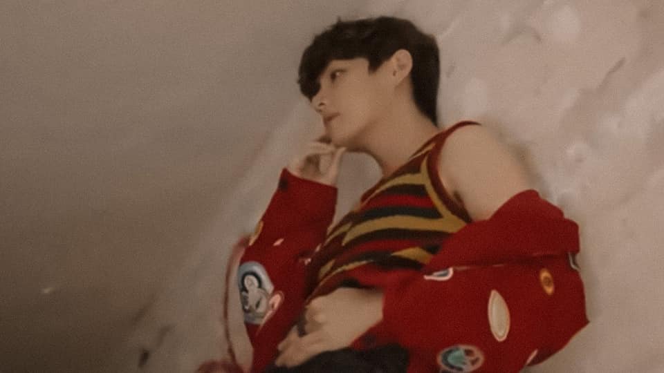 Aamyungv's tweet photo. Fashionista; a #taekookau 

"Drop the jeacket," Jungkook commands from where he is, camera pressed against his eyes, "drop it as if you are about to take it off."

Taehyung looks at the cameraman and sighs, shrugs an arm out of the jacket and Jungkook curses.

"Not like that!" https://t.co/8JVLHRlt2z