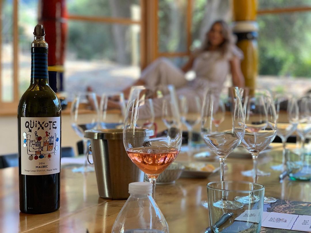 No reservation, no problem at <a href="/quixotewinery/">Quixote Winery</a>.

They're currently sharing an introductory flight to #Quixote wines with five pours and a vision into their winemaking philosophy and history. quixotewinery.com/visit-quixote #StagsLeapAVA 

📸 @beautynursepractictioner