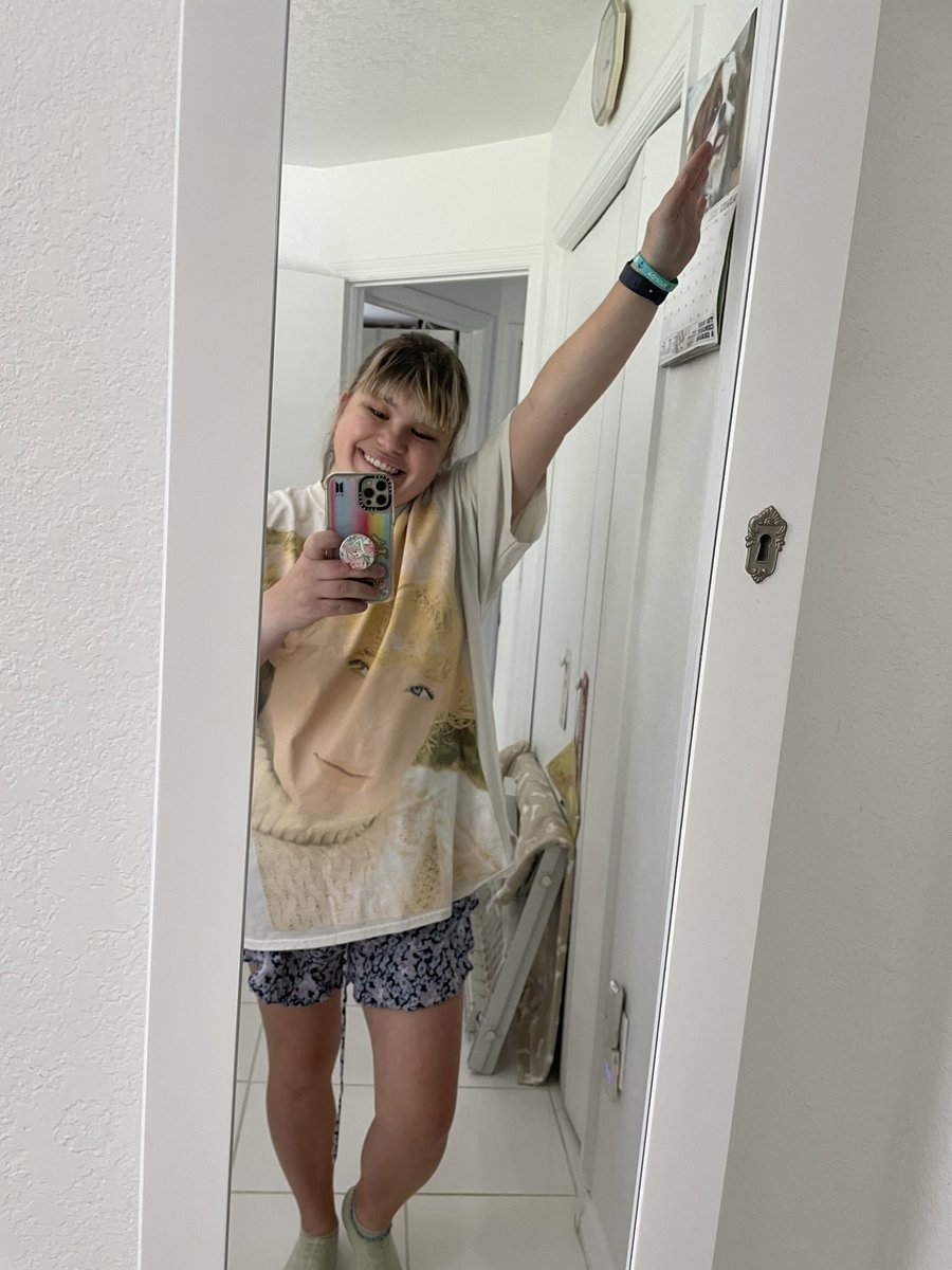 VampireKatie01's tweet photo. I only bought this T-shirt dress so you could take it off . @taylorswift13 @taylornation13 @UrbanOutfitters #folkloreUOcollection https://t.co/kBjwSfFERc