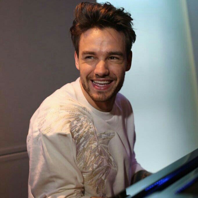 tbravet91's tweet photo. Hola soy la de la cuenta de @grungexemiliaco pero me bloqueron la cuenta y voy a tener que usar está cuenta , staneo a Harry S.,Louis T.,Liam P., Zayn M., Niall H. Me pueden dar rt para volver a conseguir a mis mutis de mi otra cuenta ❤porfa https://t.co/JkEg67rGtl