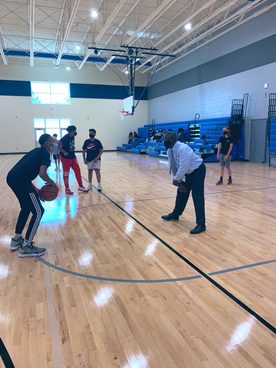 Charlotte-Mecklenburg Schools tweet media