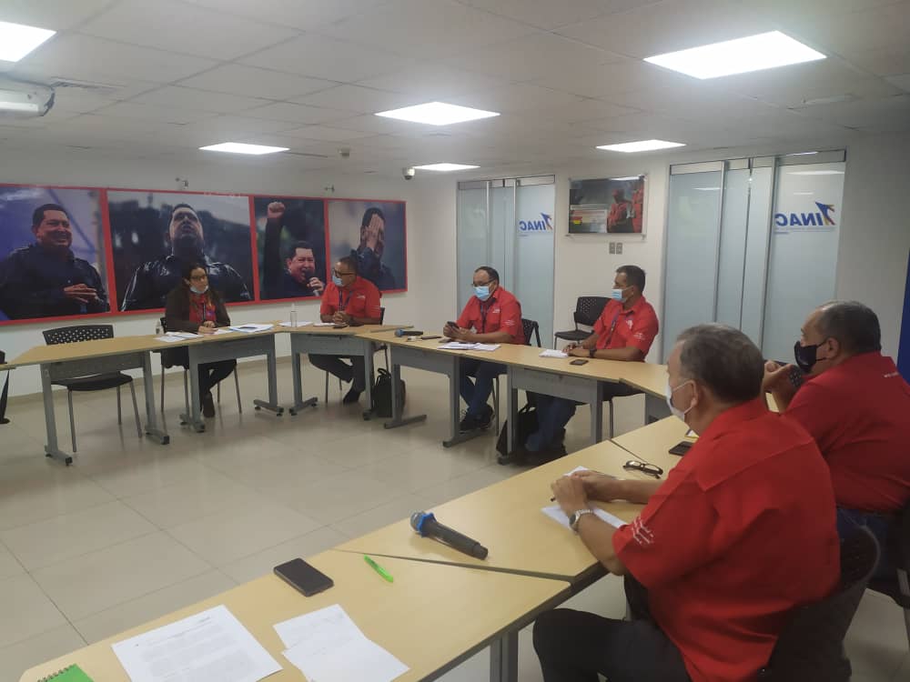inac_ve's tweet photo. #26Ago || 1/2 Funcionarios #INAC realizan segunda mesa de trabajo para la flexibilización, revisión de requisitos y procedimientos establecidos para la operación y registro de equipos RPA ante la Autoridad Aeronáutica.

#SomosPatriaSoberana https://t.co/5KzJNRUG3f