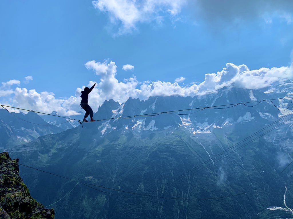 phildelo26's tweet photo. Se poser et profiter d’un spectacle juste époustouflant .
⛰
#highline #highliner #skiline
#slackline #slackliner #slack #s
#moutain #moutainaddict
#montblanc #chamonix #chamlive
#chamonixmontblanc
#savoiemontblanc #alpes #alpesfrancaises #frenchalps
#Auvergnerhonealpes https://t.co/Zz7GUKe29M