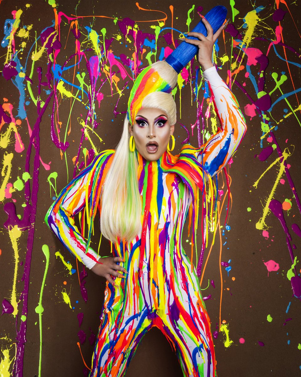 janjanjan's tweet image. OOPS! Got paint on my look 😩