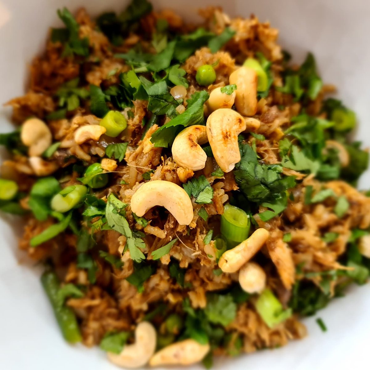 davidleedesign's tweet photo. Leftover Roast Chicken always works with .@Chinghehuang foolproof Chicken Fried Rice, as shown in tonight's dinner ๐ฝ I added some green beans & chopped coriander.
#thursday #thursdaydinner #dinner #dinnertime #dinnerideas #dinnerrecipes #chinesefood #leftovers #leftoverroast https://t.co/ygjM0bX28R