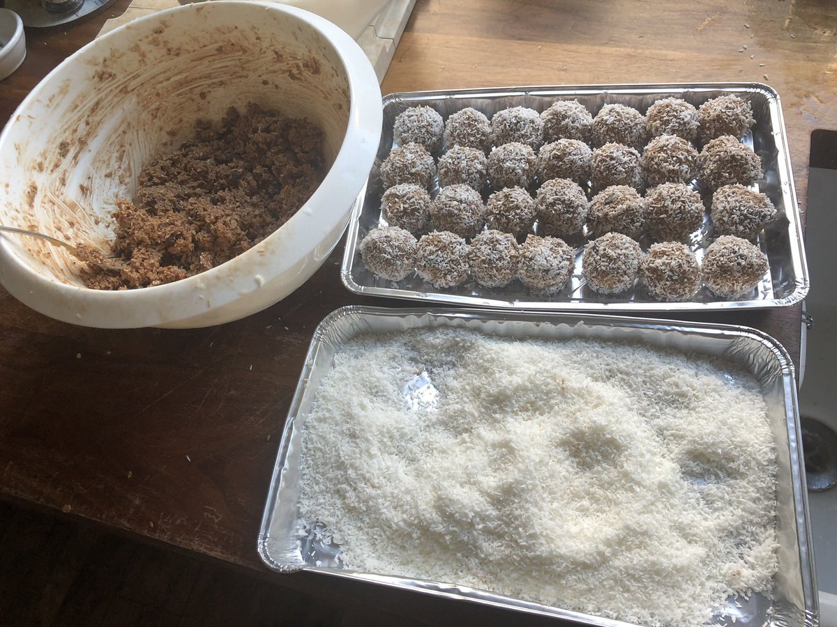 santababy100's tweet photo. One of my friends is racing this weekend & asked me to make her some energy balls. Felt like being back in @EBS_Global bistro #energyballs #runfuel #homebaking #missmycustomers https://t.co/e5vqDACK3y