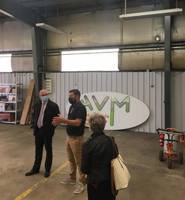 Prefet52's tweet photo. H GERIN sous-préfet @SaintDizierFR  a visité ce jour les nouveaux locaux des Ateliers de la Vallée de la Marne (AVM) à St Dizier pour lesquels l'Etat a apporté son soutien à travers une participation #FNADT en présence du président L CARTIER et du directeur Y LAURENT
@Prefet67 https://t.co/GtKU72pCWH