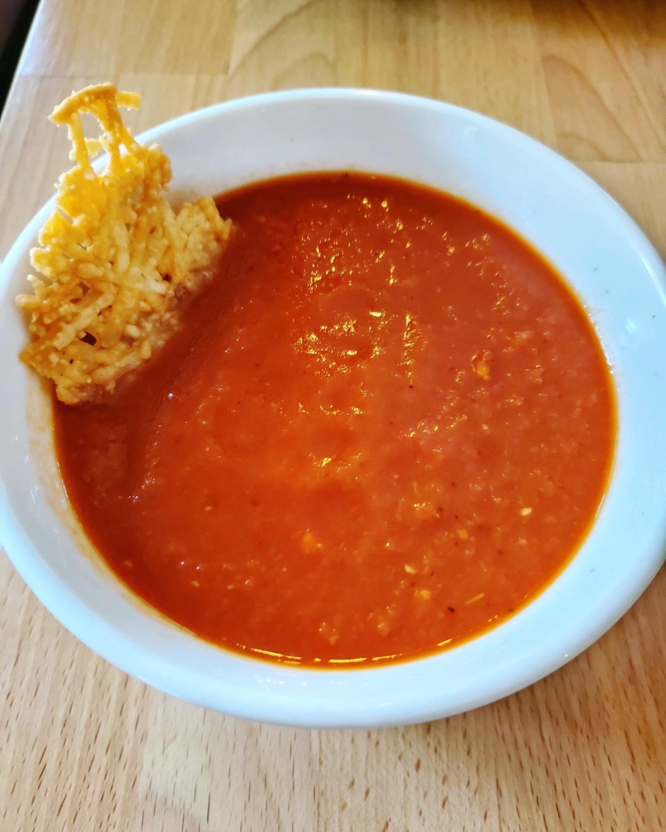 HostelCafePDX's tweet photo. This weekโs specials:
Seared Halibut w/ Gremolata, parsnip puree, and mixed lentils.
Tomato soup with a parmesan crisp
Santa Fe Salad - Romaine, tossed in Spicy Ranch with onions, tomatoes, black beans, avocado and tortilla strips. #pdxdining https://t.co/oEXiV4VZ8E