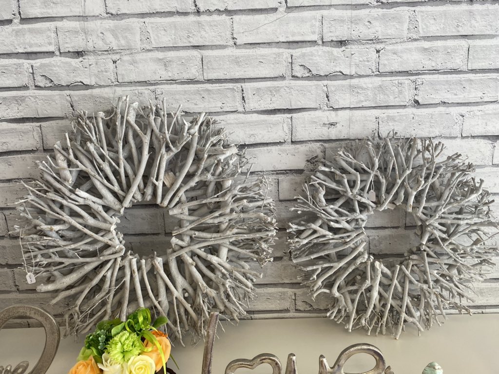 New in… lovely twig wreaths. Will look amazing at Halloween and Xmas too with some decorations added 🥰💗