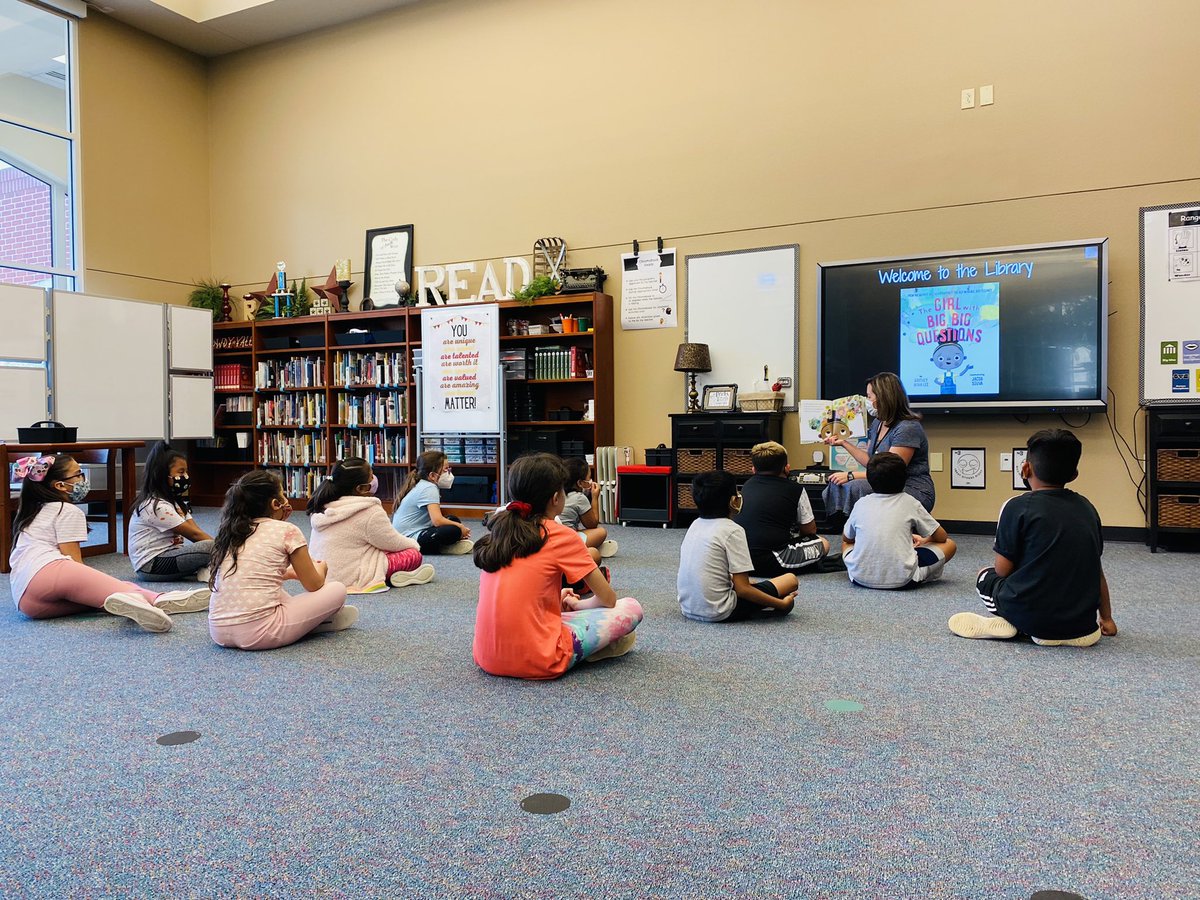 📚Great to be back in the most marvelous place with the worlds best bibliotecaria <a href="/kjrvaldez/">Kelley Valdez</a> 📚💕 <a href="/3rdGradeRangers/">3rd Grade Rangers</a> <a href="/RoanokeRangers/">Roanoke Elementary</a>
