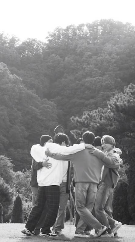 7member_forever's tweet photo. #BillboardApologizeToBTS
#WeLoveBts
#BTSARMY
 Now!!!!!!
This is so disrespectful
Apologize now⚠️ https://t.co/4g1qU9THmu