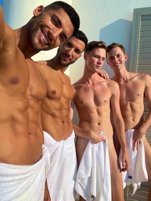 Twins love twins 🐻🐻&hearts;️🐹🐹  @czechtwins https://t.co/vd46MwdNeL<a class="tags" href="/tag/czechtwins">@czechtwins</a>