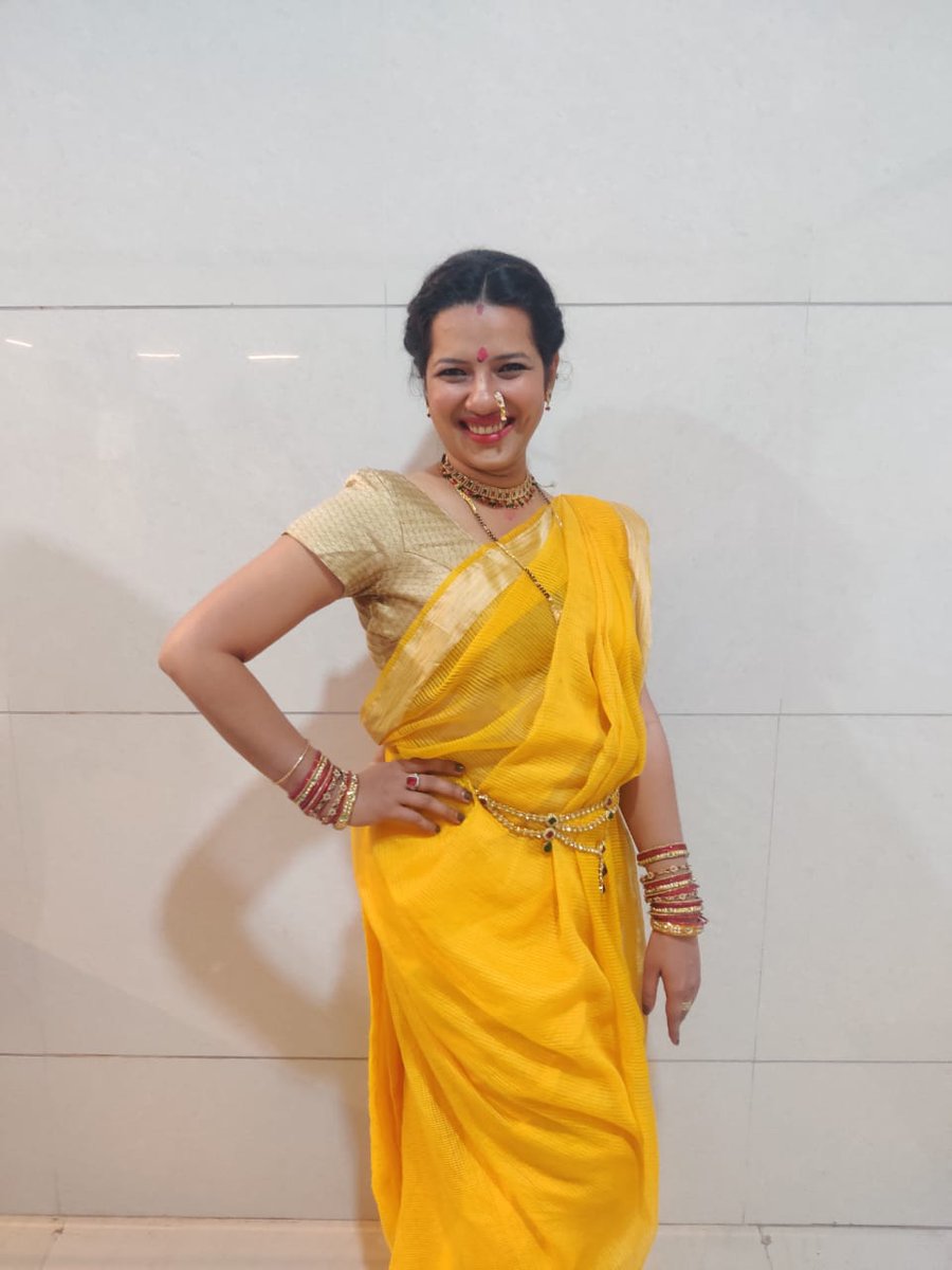 a_human_artist's tweet image. Marathi Mulgi on the move!! Yet to play many dream roles out of my favorite Marathi plays, but it&apos;s a start!!!!! 
PLAY: Bhaye Pragat Kripala
ROLE: Sakhubai

#throwback #theatre #hinditheatre #theatrelife #stageplay #entertainment #marathiplay #marathitheatre #theatreartist🎭