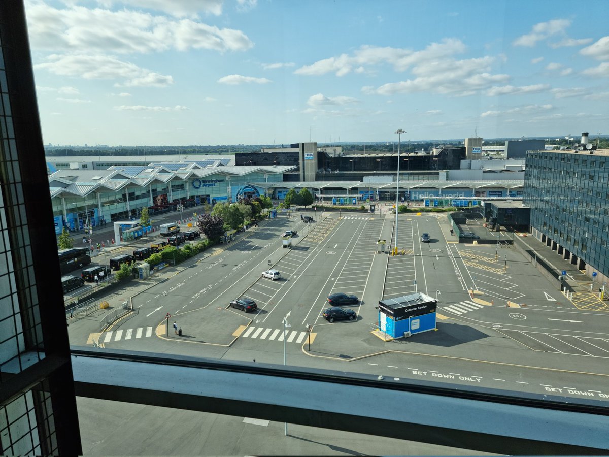 Challenging few days with <a href="/stjohnambulance/">St John Ambulance England</a> helping with the #afghan #refugee #relief effort. Puts things into #perspective - really wish I could do more.