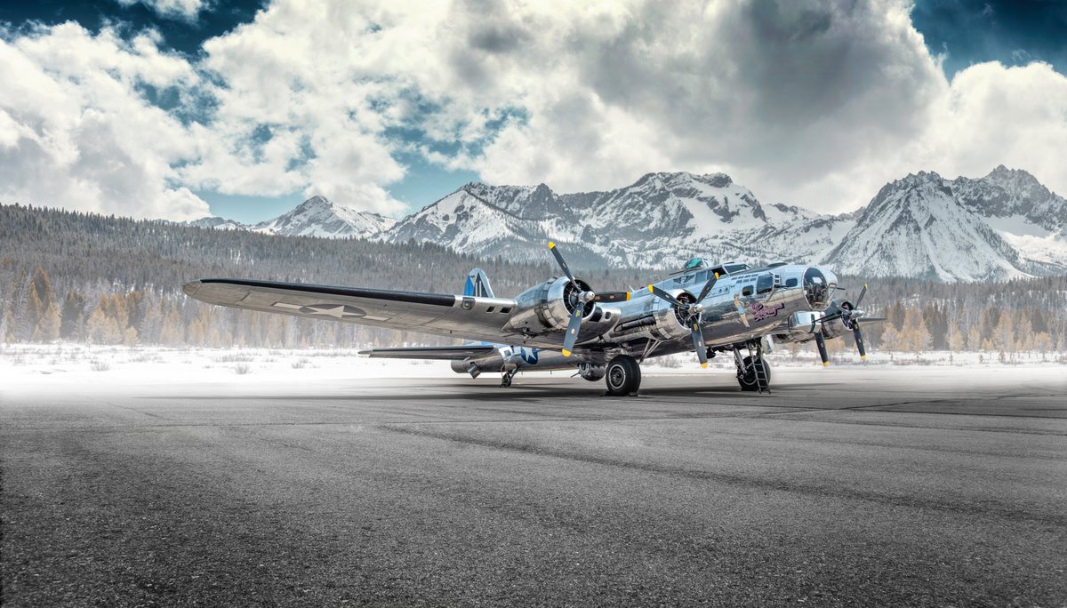 lane_abshire's tweet photo. Before -> After 

Sentimental Journey deserves a much better backdrop than smoke choked skies. https://t.co/KNpu5tktPE
