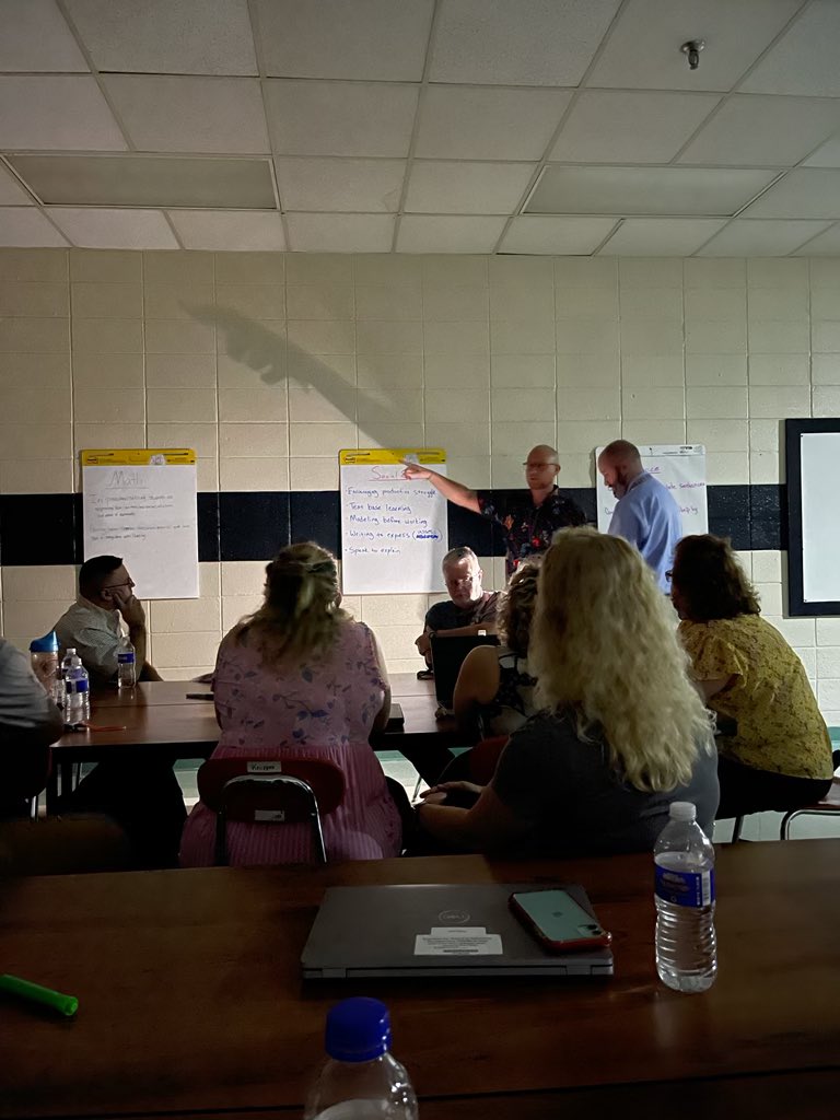 MsVictoriatn's tweet photo. No power, no problem! Faculty and staff collaborated to identify strategies and develop action steps to increase student achievement! Excellent conversation around high expectations to accelerate student learning! #NoExcusesMV https://t.co/KHbRP5MgIv