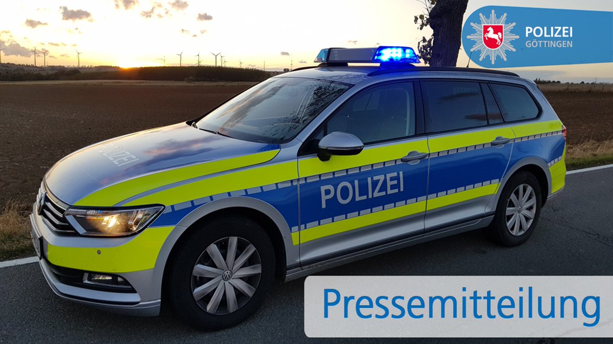 Polizei_GOE's tweet photo. ❗️ Sperrung der #B247 nach #Verkehrsunfall ❗️
Gegen 19 Uhr kam es auf der B247 zwischen Duderstadt und Mingerode zu einem schweren Unfall, bei dem 3 Personen schwer verletzt wurden.
👉 Die Sperrung dauert aktuell noch bis mindestens 23 Uhr an! 👈
➡️ https://t.co/s8ykqIbvZy https://t.co/vlXYWZErTp
