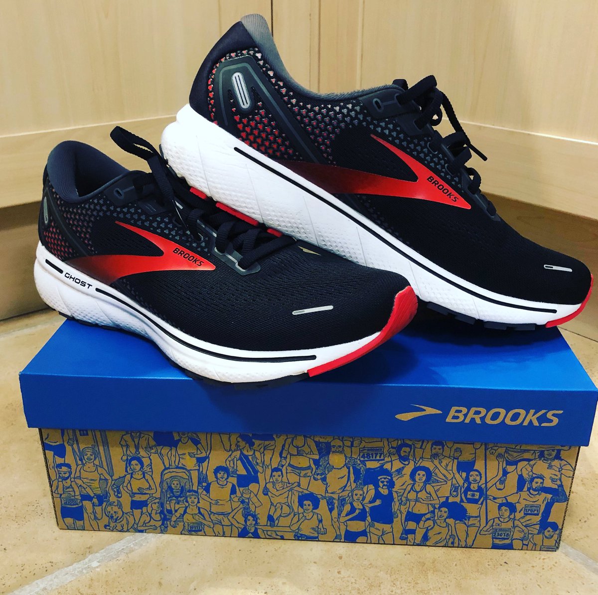 So I finally got some new running trainers 

#brooks ghost 14  just hope they are good as they say 🤔

#brooksrunning #brooksrunningblx 
#ghost14 #deafworld #deafrunner #5k #10k