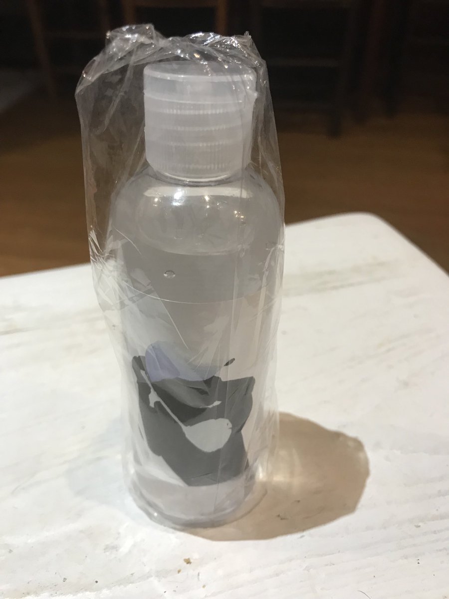 juanricoordas's tweet photo. 5000 tees para que cada jugador tenga el suyo en cada hoyo, 800 botellas de agua , 1000 bollinos de chorizo, gel hidroalcohólico y mascarillas con tu logo… Todo por ti, para que todos los participantes se sientan Amigos de Guille y pros de golf. Birdies desde el cielo ⛳️⛳️💕💕 https://t.co/LnShaFphbF