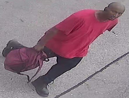 YRP's tweet image. SUSPECT WANTED FOR SEXUAL ASSAULT- investigators continue to appeal for help to ID this suspect in connection with a sexual assault on Aug 10 in Vaughan. Please contact investigators with any info on this suspect. 
yrp.ca/en/Modules/New…
