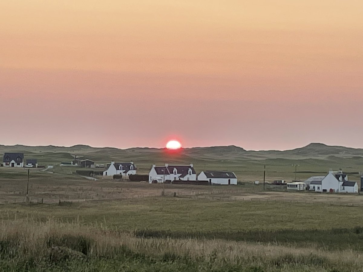 clare findlay tweet media