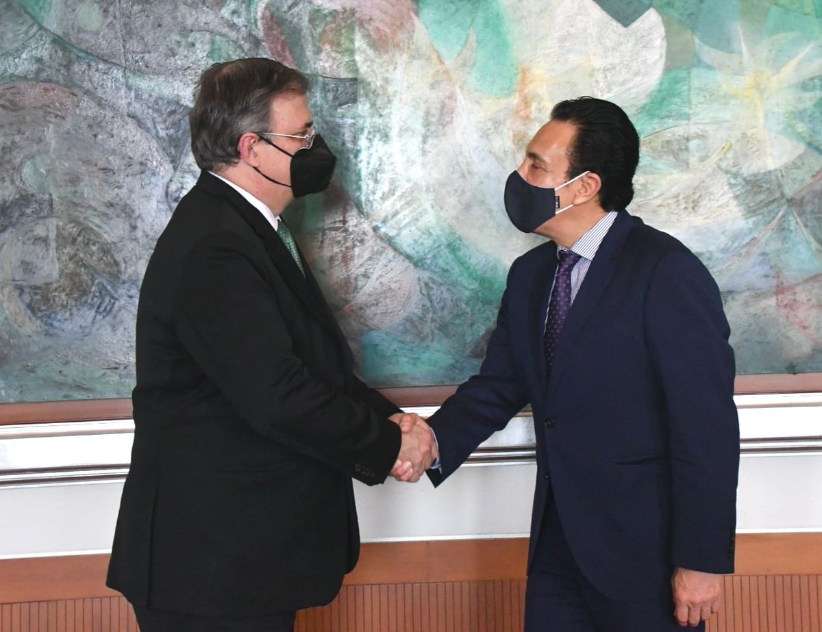 m_ebrard's tweet photo. Tuve el agrado de recibir al Gobernador de Hidalgo, Omar Fayad Meneses , para avanzar juntos en proyectos relevantes como el Sincrotón (Innovación, ciencia y tecnología) y la Expo Dubai que será inaugurada en octubre y reunirá a todos los países del mundo. https://t.co/adTj1Zsm0N