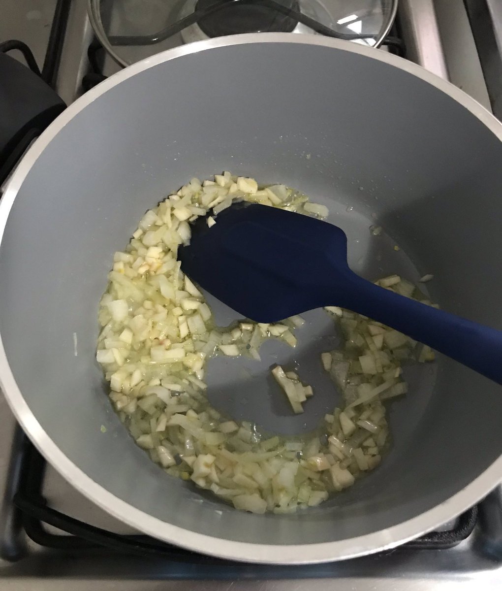 bati_acl's tweet image. c'est le parfum le plus incroyable de la cuisine et celui qui est pas d’accord ne sait pas cuisiner