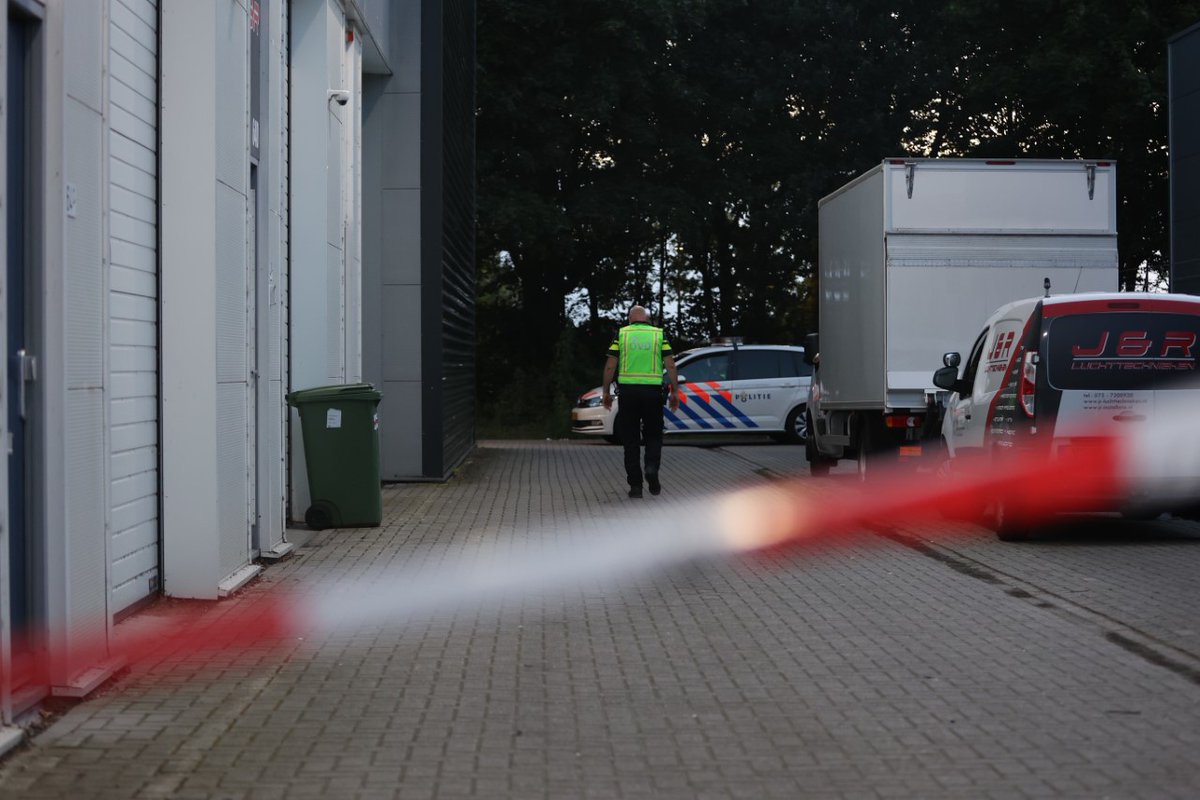 In Rosmalen heeft de politie een XTC-lab ontdekt.