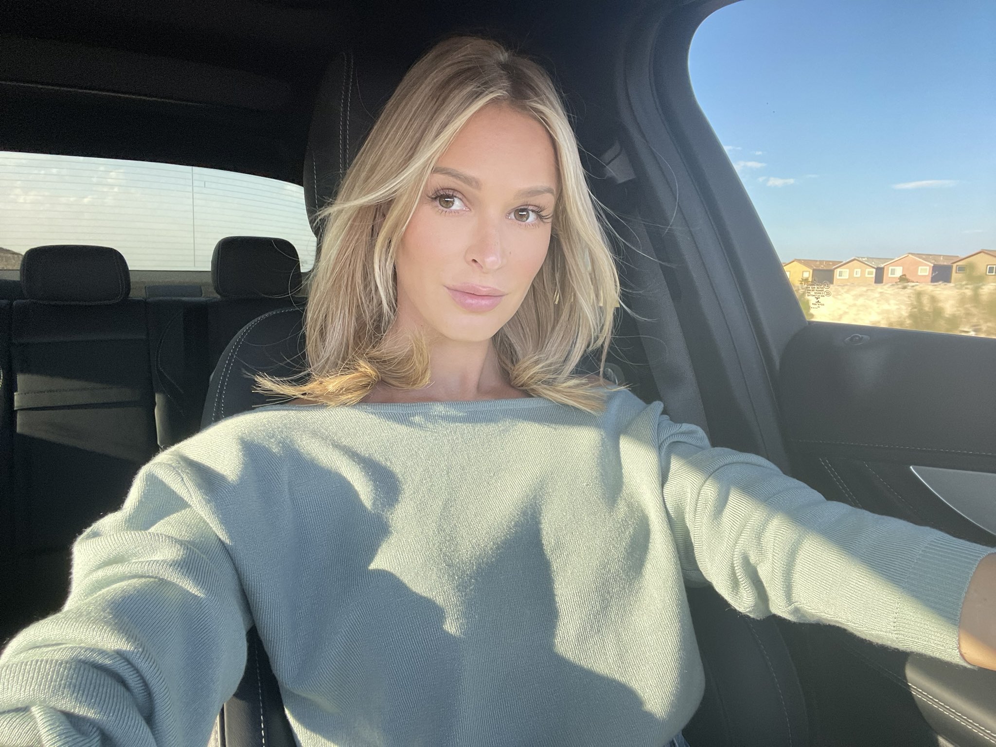 EMMA HIX👑 on X: Pregnancy glow ✨ t.coP3a60LaE0d  X