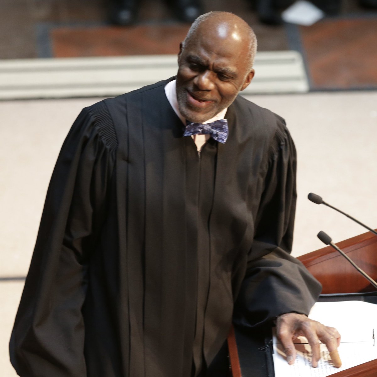 Vikings's tweet image. • NFL MVP

• @ProFootballHOF 

• MN State Supreme Court Justice

• Presidential Medal of Freedom

Things easier to earn than a @Twitter checkmark apparently