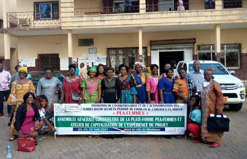 AltdurD's tweet photo. Atelier de capitalisation des expériences du projet #PEAFEMMES et Assemblée Générale Constitutive (AGC) de la Plateforme PEA-FEMMES, en vue de pérenniser les acquis du projet  qui s’achève. Financement #FrancophonieavecElles https://t.co/gtToy1fR5P
