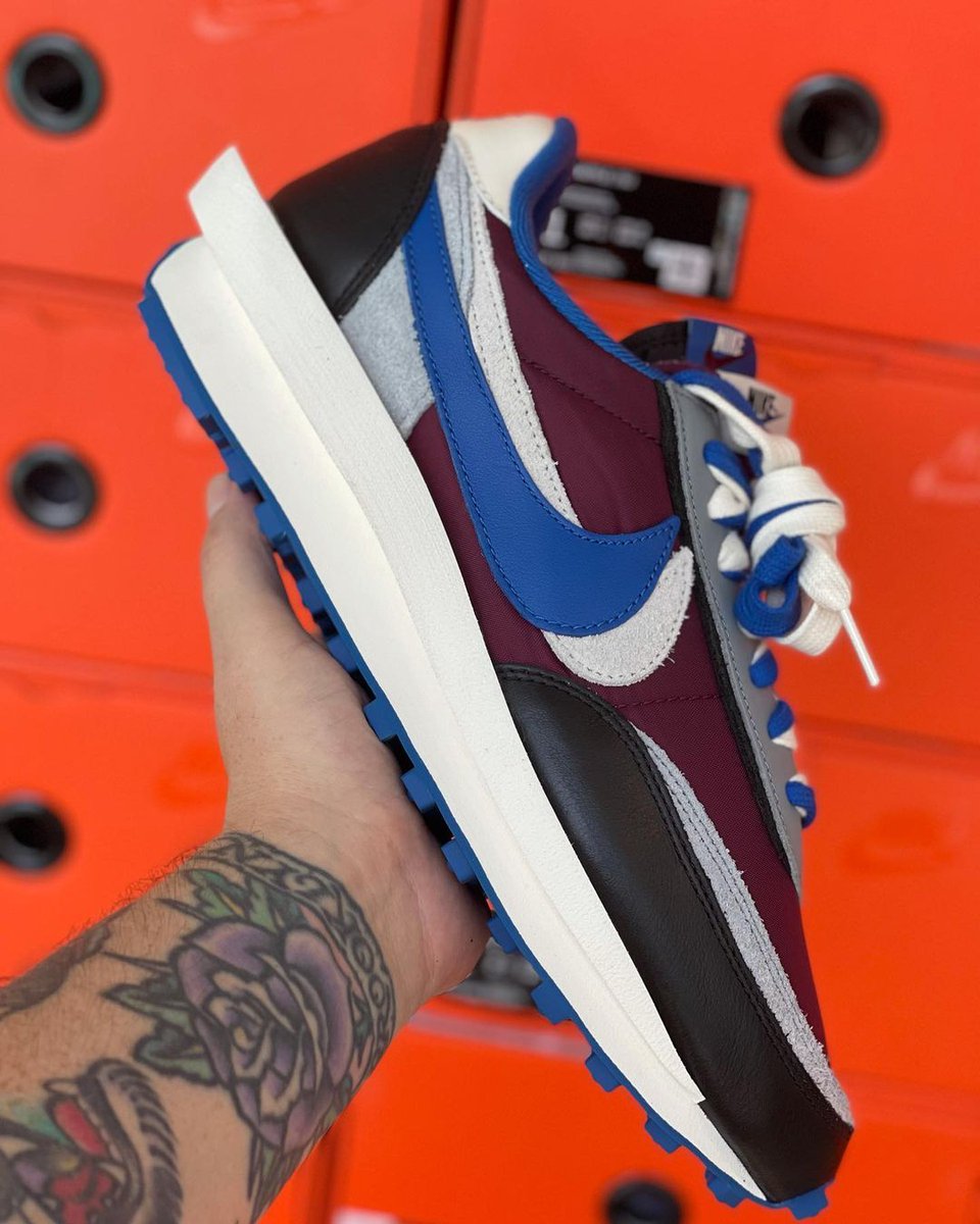 TheSiteSupply's tweet photo. Undercover x Sacai x Nike LDWaffle ‘Midnight Navy’ and ‘Night Maroon’ 👟

🗓️ Coming soon...

📊 https://t.co/Z3bptz0ha8

📸 teddyssole IG https://t.co/96wbSieyR4