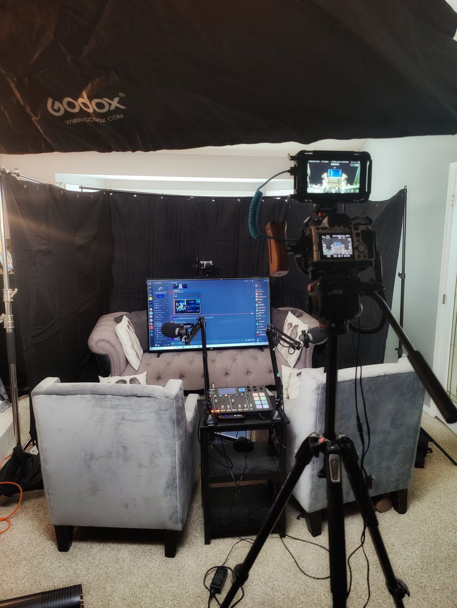 ForeverExiled82's tweet photo. 'You need video' apparently to be a legitimate @pathofexile podcast 😂 You get it for a special Episode 100 coming soon with our friend @TarkeCat! And yes in true Path of Exile form, we're hyping episode 100 before we drop Episode 99 😘 #neverdoingitagain https://t.co/4o19pqGZL8