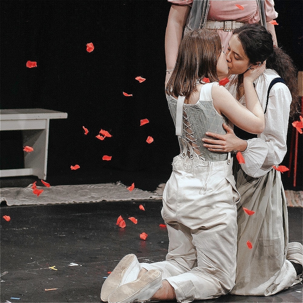 One hour to go until we open KISS HER <a href="/CamdenPT/">Camden People's Theatre</a> !

<a href="/CamdenFringe/">Camden Fringe</a>