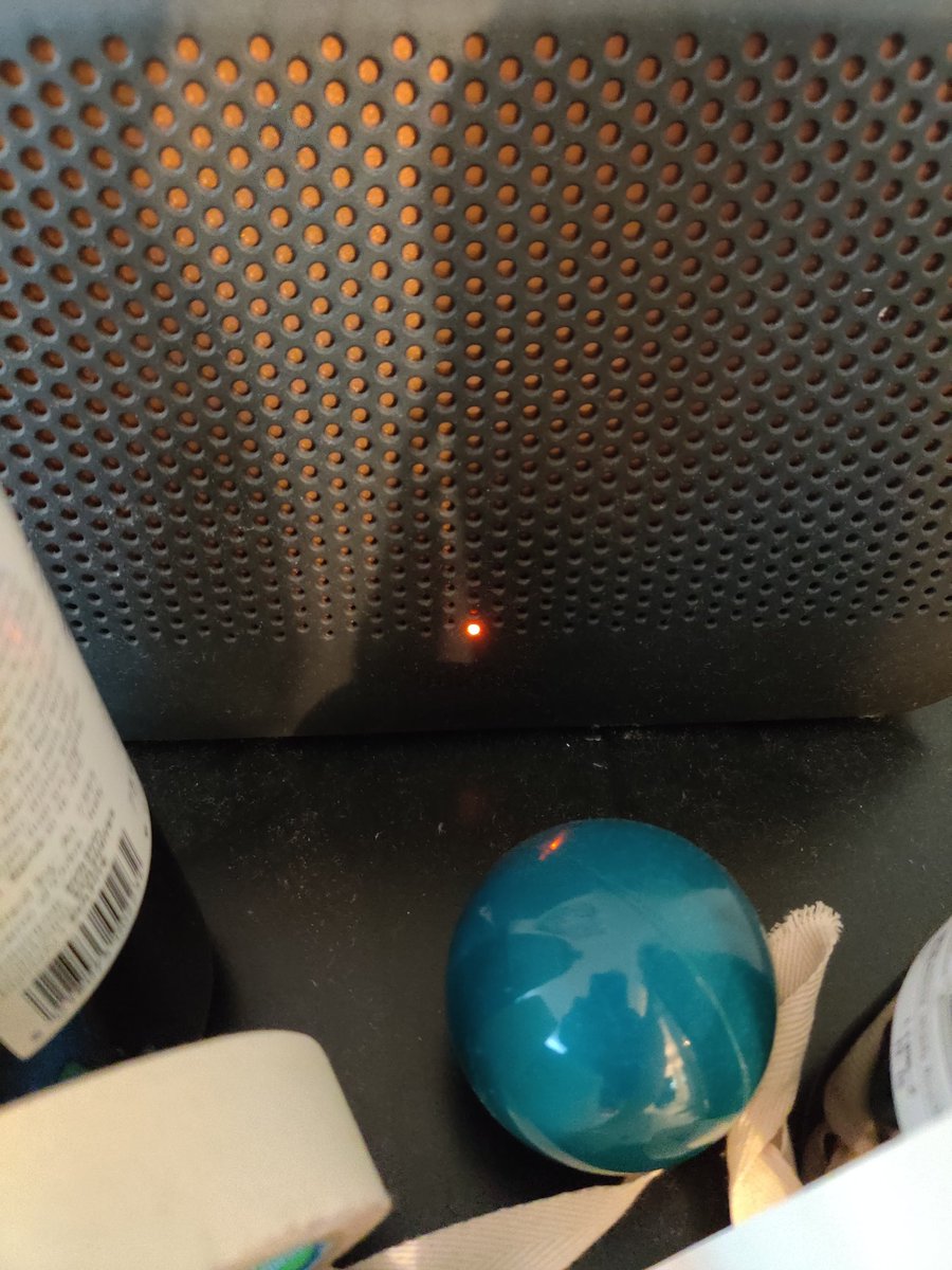 David88af's tweet photo. Every night, when you sit down on the sofa and switch #Netflix on, @TalkTalk are there for you with a fast and uninterrupted connection. 5 months like this now, @TalkTalkGroup shall we sort it out? #noconnection #WiFi https://t.co/NCoIMxvjiZ