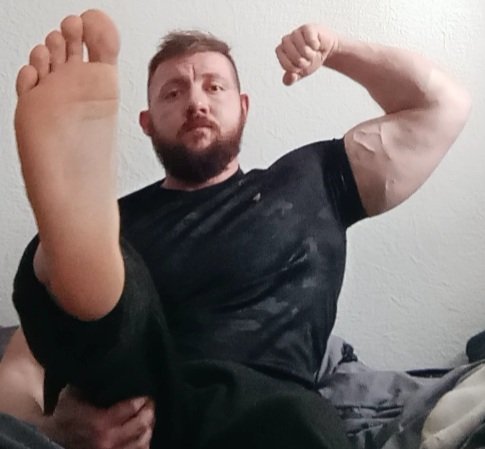 FOOTMASTERUK3's tweet photo. Nice and sweaty. Ready to serve @RtFindom15 @RTboy_ @alphaxfindomrt @RTrealAlphaMale @RT4DomMusl @feetseduction__ @CockyStr8boyz @RT4Masters1 @footslaveler @Footslaveobey https://t.co/d3nKVVD5ir