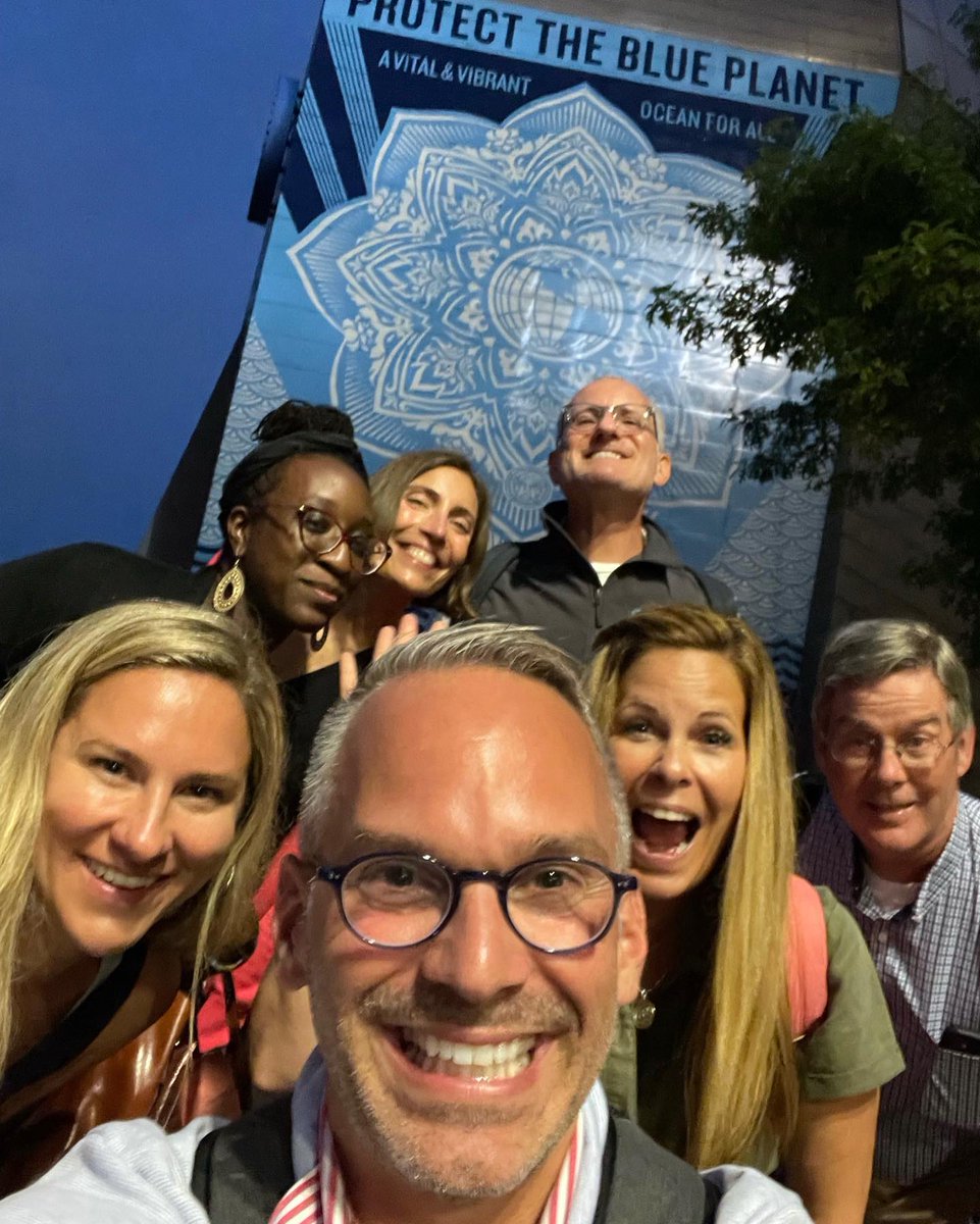 VikkiSpruill's tweet photo. What a team! #BossLady #BluePanet #NEAQ https://t.co/JacVhmEruW