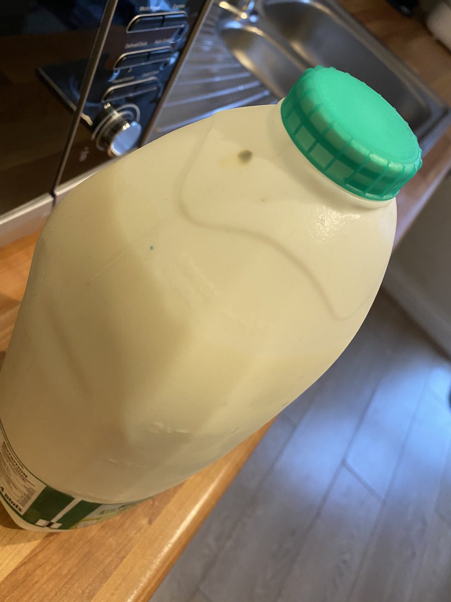Ashleighlench1's tweet photo. @asda @AsdaServiceTeam brought milk from your shoebury branch and it’s got this in it?? https://t.co/pAJUAuRp7h