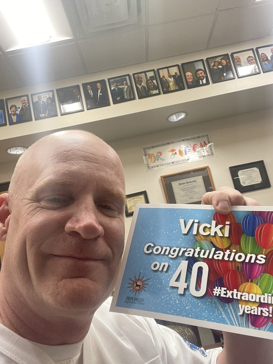 DrFinchDVUSD's tweet photo. Vicki Jones has hit the #40Year mark @DVUSD! #extraordinary #DVHS #Skyhawks @dvskyhawks https://t.co/gn6I3RwxR1