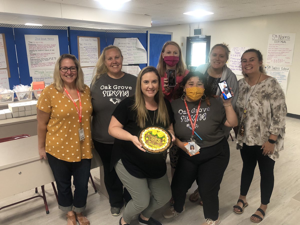 LaurenCaccavone's tweet photo. OGES’s New Teacher Induction Program Orientation was a success! Our fabulous first year teachers and their mentors learned the basics, and we discussed the importance of finding and being marigolds! We even had virtual participants! #CCSDNEWBIE #ILSIMPACT https://t.co/ommbo1ab37