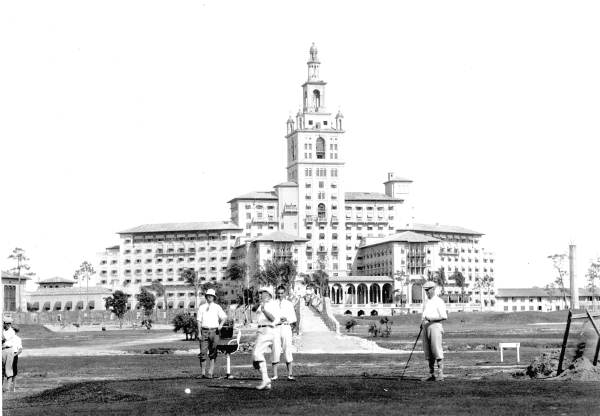 BiltmoreHotel's tweet photo. Golfers teeing off back on January 27, 1926
πΈ Fishbaugh, W. A.(William Arthur), 1873-1950
#nationalgolfmonth #preferredhotelsandresorts #preferredlife #tbt #throwbackthursday https://t.co/s2vrcaopwX