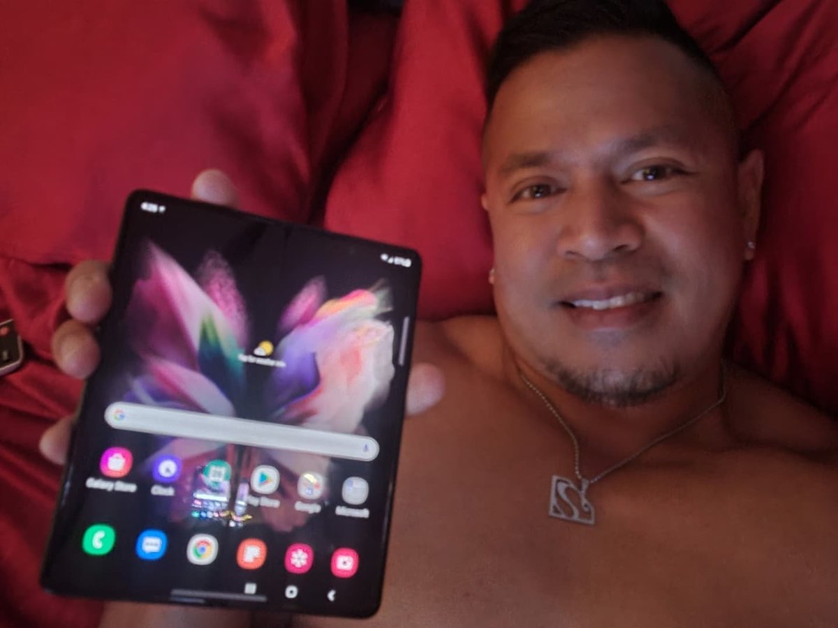JonnyBlaze808's tweet image. My ALL NEW @SamsungMobile Z Fold3 5G Arrived!!😁 Gonna Have Fun Messin&apos; With This One! #Techie #AndroidRocks👽 #CrAppleSucks🍎 @SamsungMobileUS